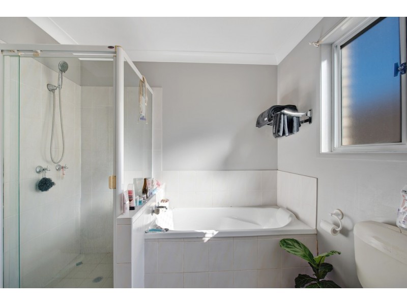 25 Fair Street, Rockville QLD 4350