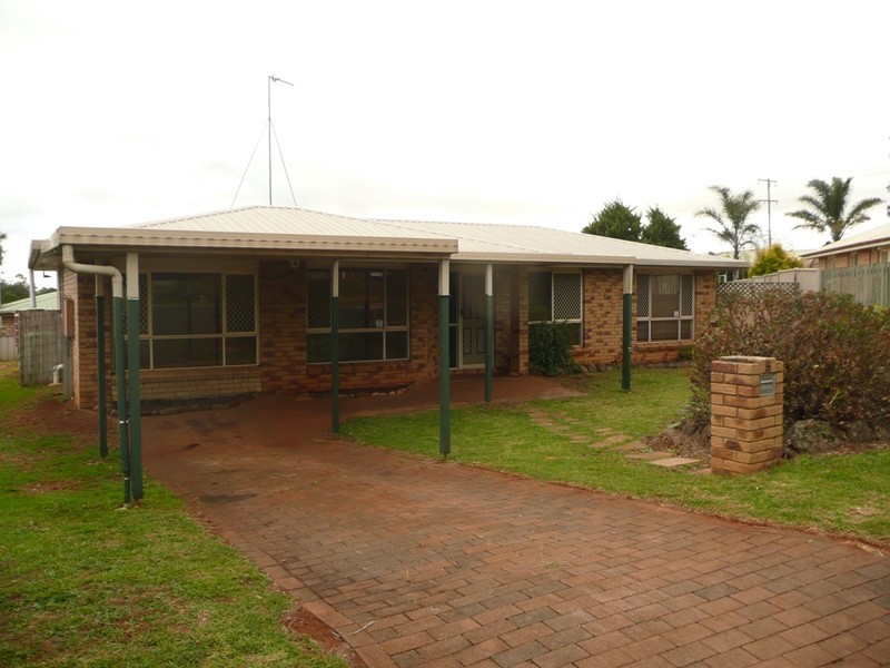 5 Blueberry Ash Court, Glenvale QLD 4350