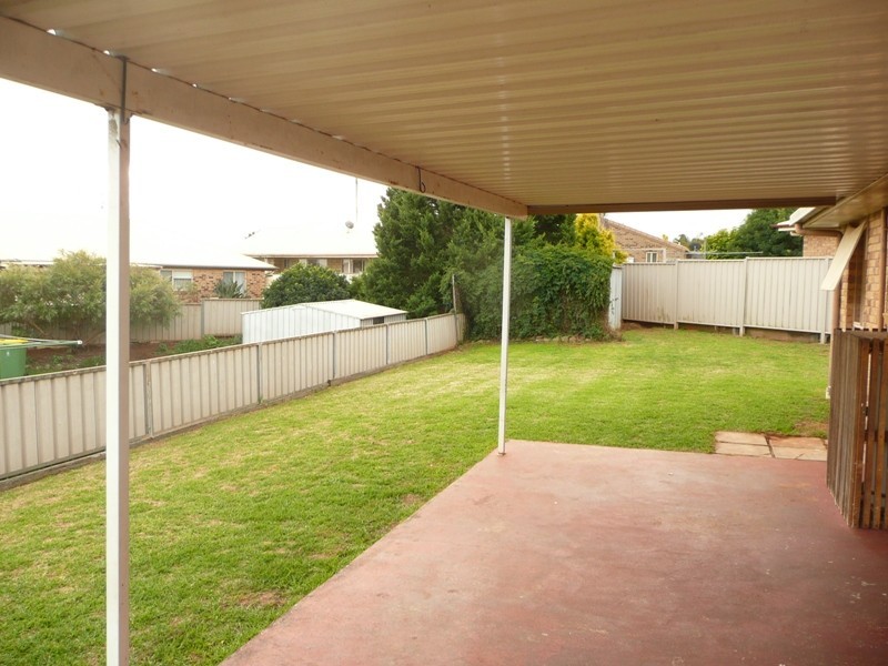 5 Blueberry Ash Court, Glenvale QLD 4350