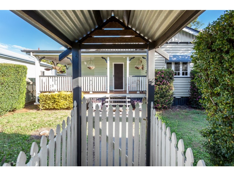 246A Campbell Street, Newtown QLD 4350
