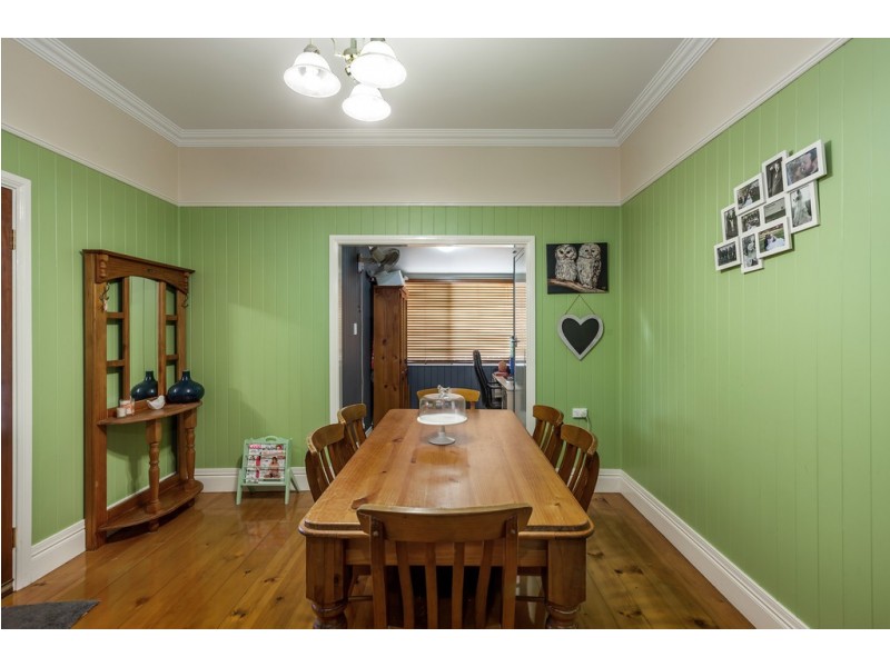 246A Campbell Street, Newtown QLD 4350