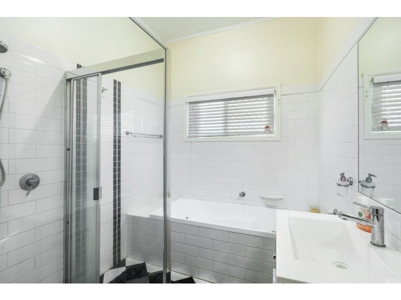 246A Campbell Street, Newtown QLD 4350