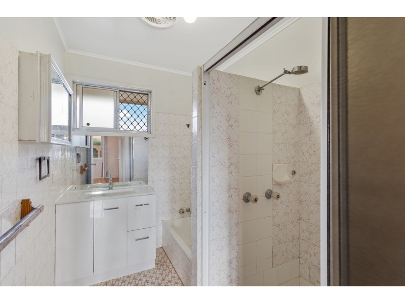 8 Hinton Street, Wilsonton QLD 4350