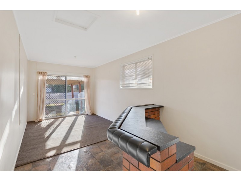 8 Hinton Street, Wilsonton QLD 4350