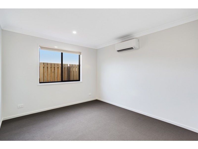 2/2 Diva Lane, Glenvale QLD 4350