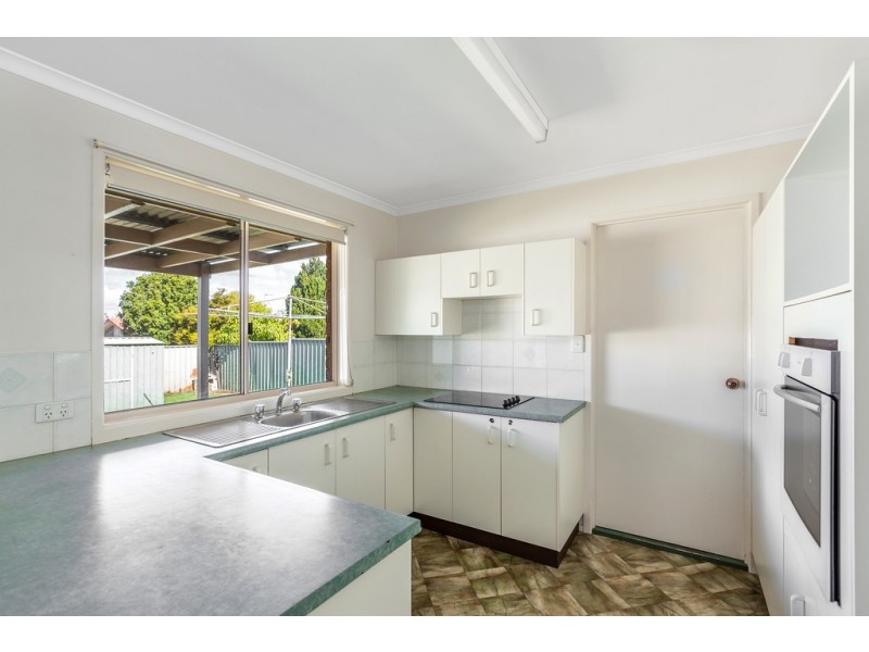 12 Oaklands Court, Glenvale QLD 4350