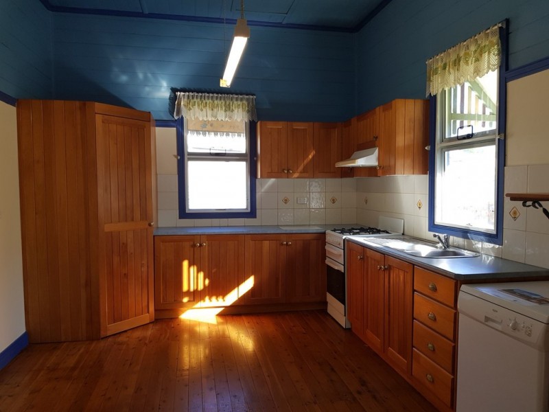 114 Hill Street, Newtown QLD 4350