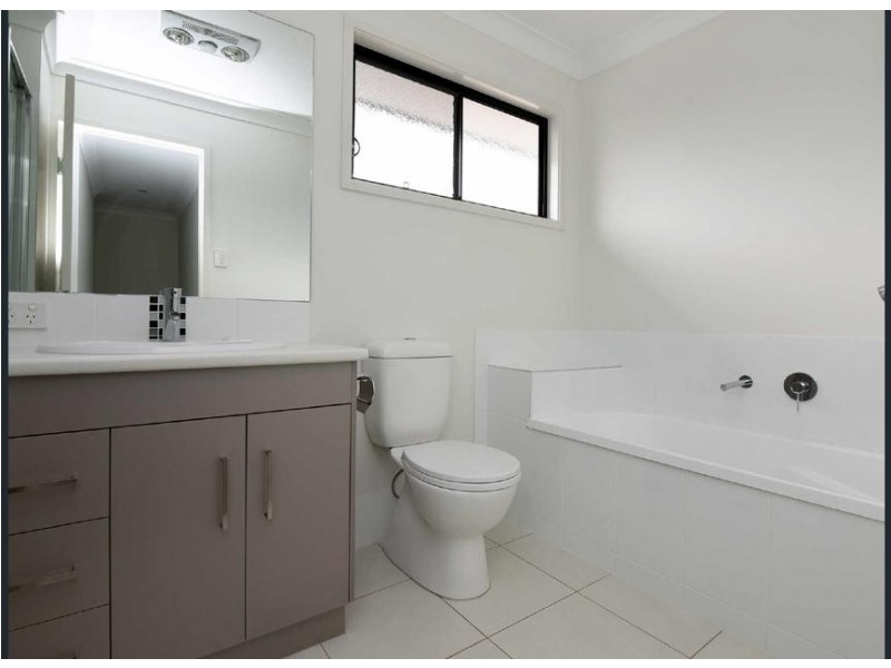 1/276 Alderley Street, Centenary Heights QLD 4350