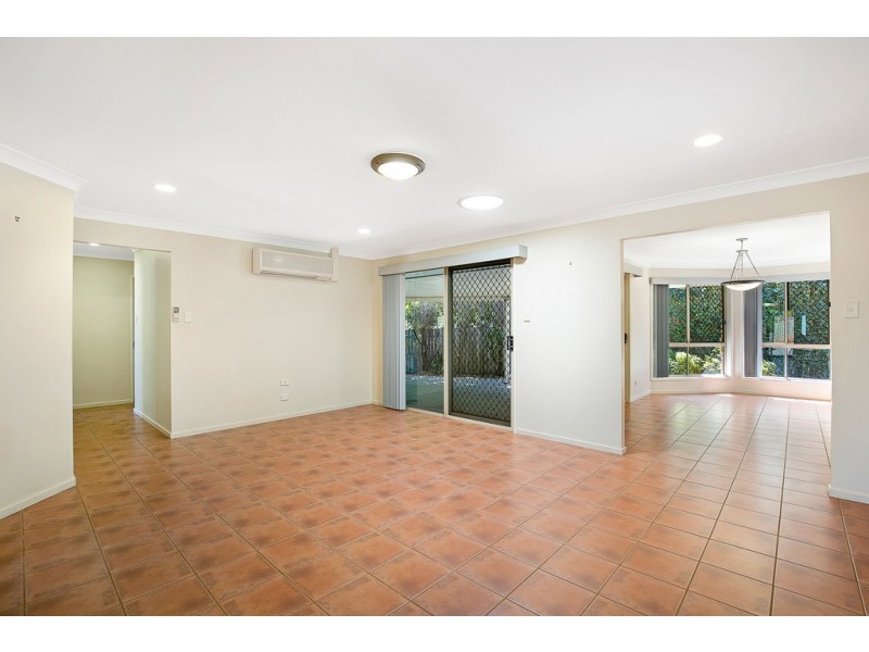 2 Sweetapple Crescent, Centenary Heights QLD 4350