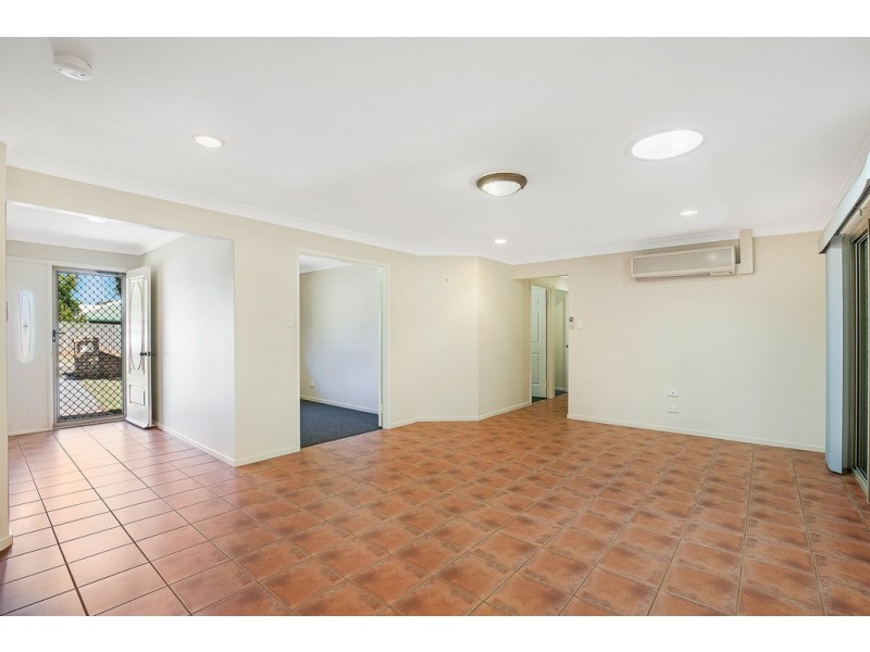 2 Sweetapple Crescent, Centenary Heights QLD 4350