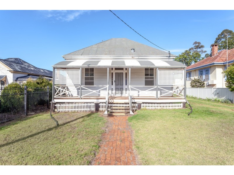 232 Herries Street, Newtown QLD 4350