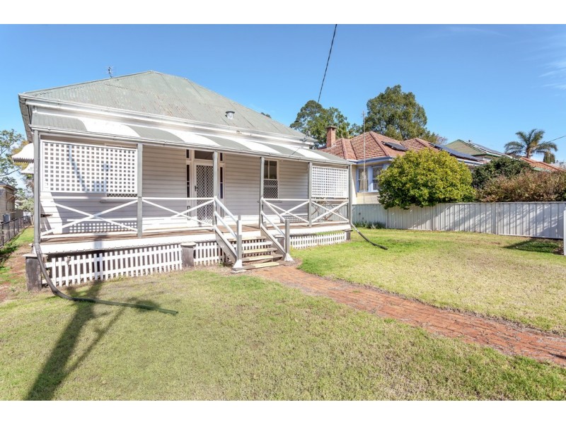 232 Herries Street, Newtown QLD 4350