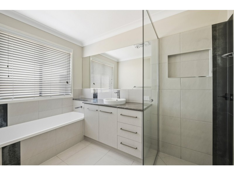 62 Velodrome Drive, Kearneys Spring QLD 4350