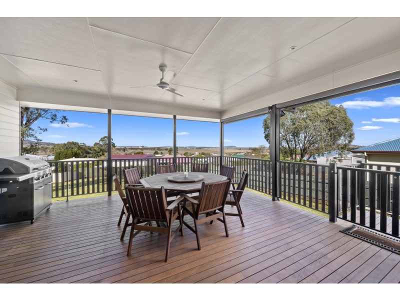 9 Schloss Court, Westbrook QLD 4350