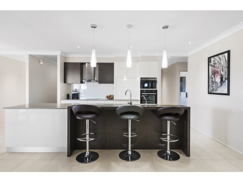 9 Schloss Court, Westbrook QLD 4350