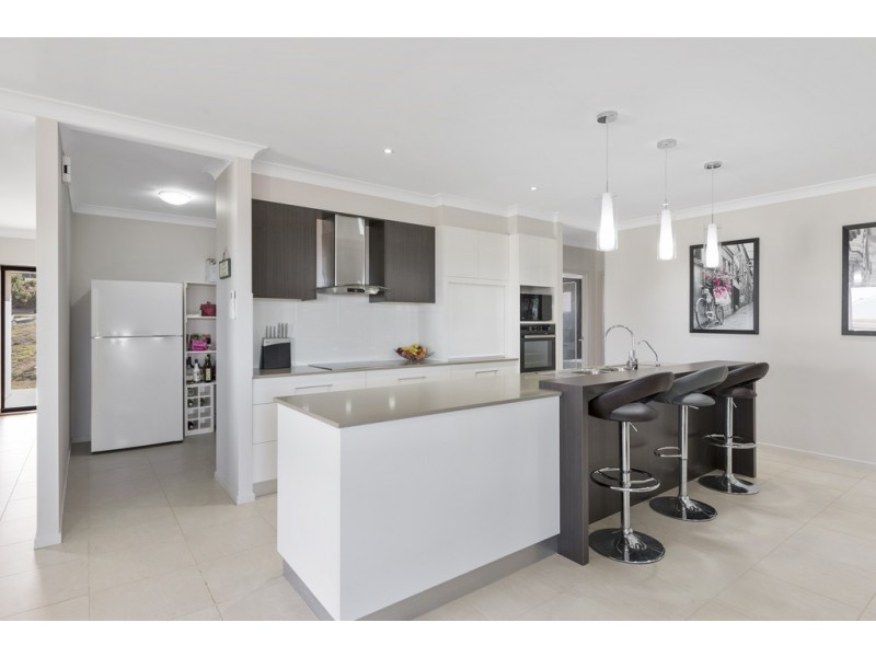 9 Schloss Court, Westbrook QLD 4350