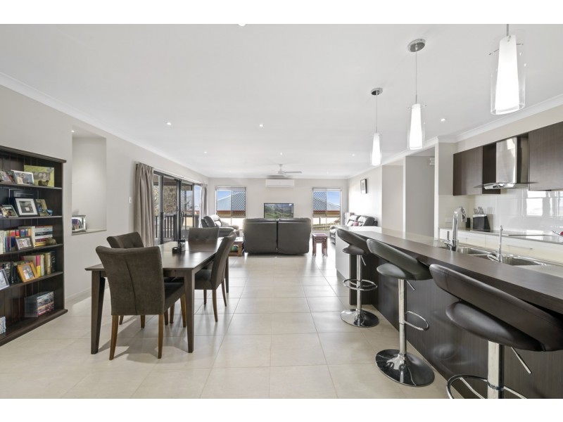 9 Schloss Court, Westbrook QLD 4350