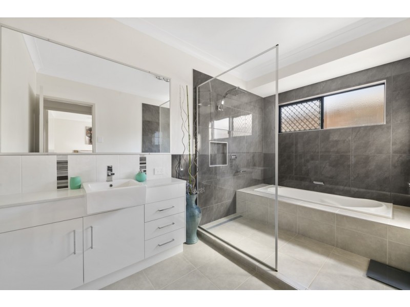 9 Schloss Court, Westbrook QLD 4350