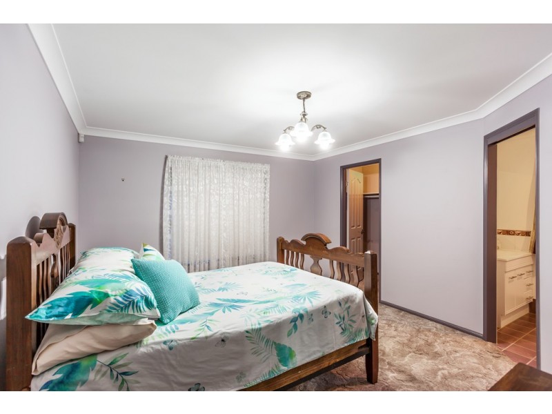 38 Willowburn Drive, Rockville QLD 4350