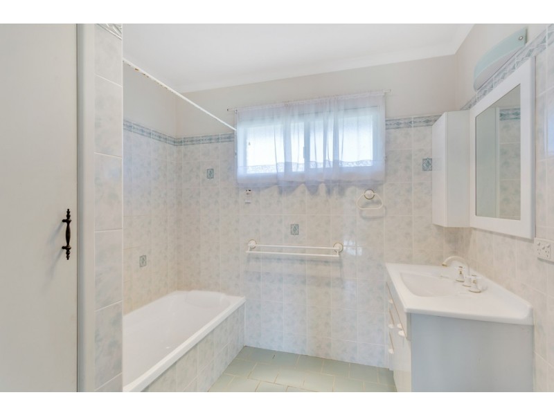 1/4 Muir Street, Harlaxton QLD 4350