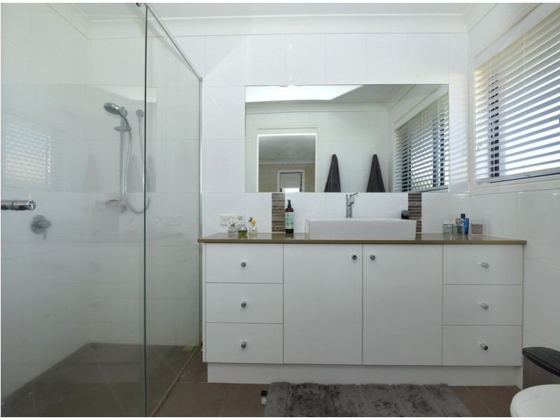 32 Wood Drive, Middle Ridge QLD 4350