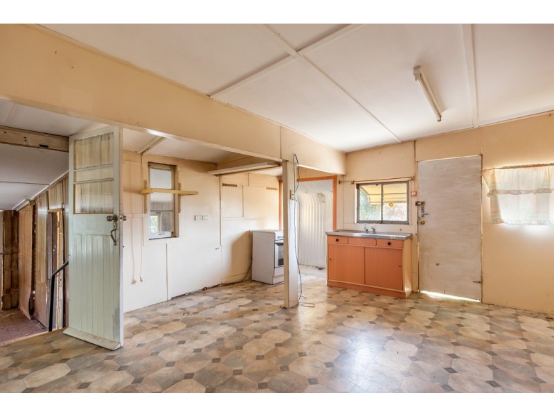 24 Station Street, Helidon QLD 4344