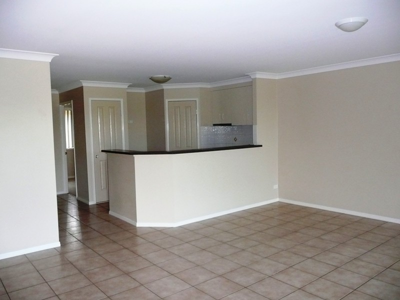 10 Cortess Street, Kearneys Spring QLD 4350