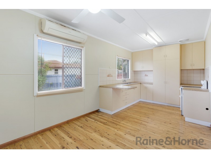 2 Teesdale Avenue, Newtown QLD 4350