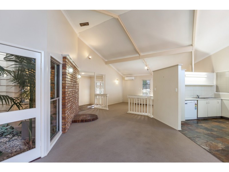 48 Lorraine Crescent, Centenary Heights QLD 4350