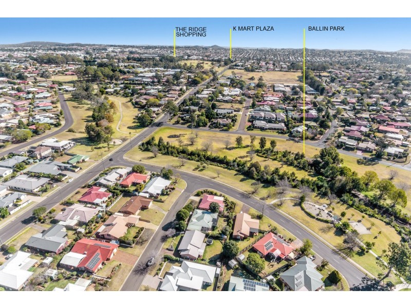 48 Lorraine Crescent, Centenary Heights QLD 4350