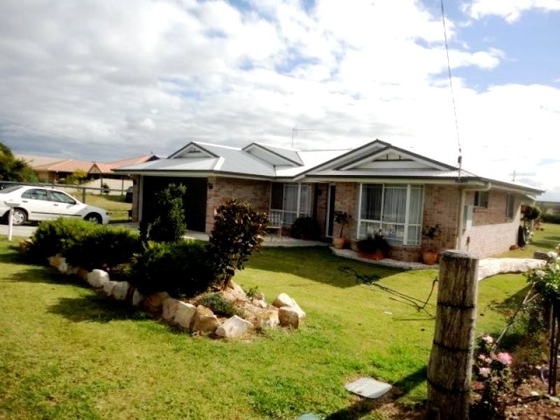 12 Sinclair Street, Wyreema QLD 4352