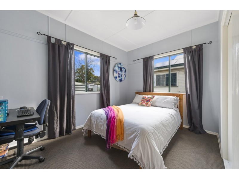 34 Victory Street, Newtown QLD 4350