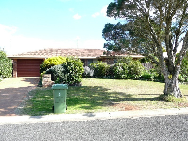 17 Smythe Street, Kearneys Spring QLD 4350