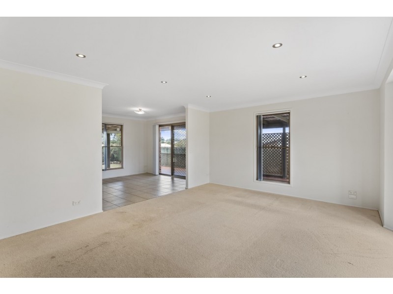 9 McIvor Street, Kearneys Spring QLD 4350