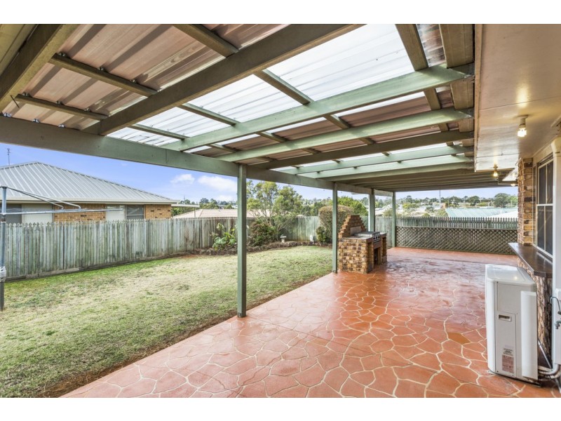 9 McIvor Street, Kearneys Spring QLD 4350