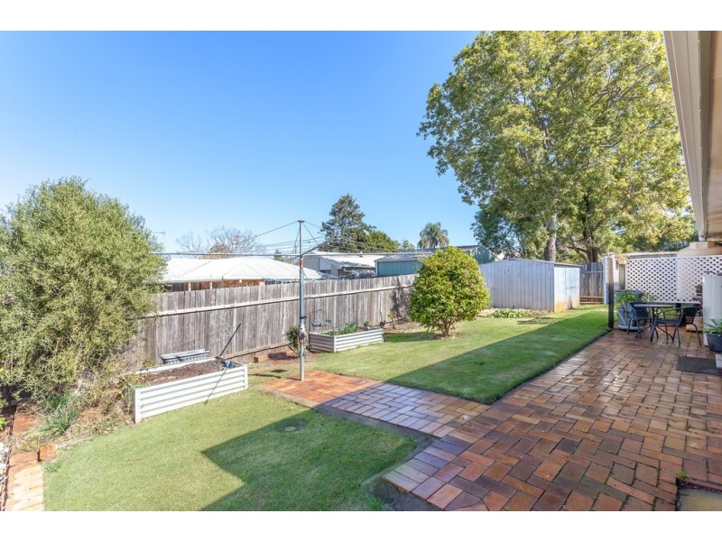 130 Hogg Street, Wilsonton Heights QLD 4350