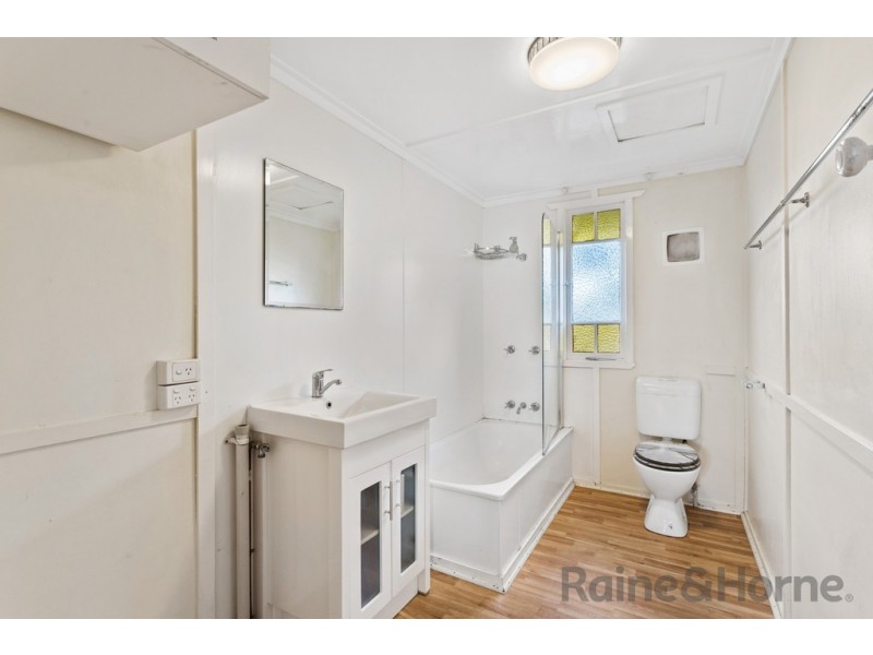 3 Robertson Street, South Toowoomba QLD 4350