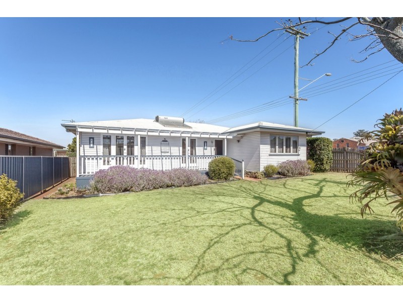300 North Street, Rockville QLD 4350