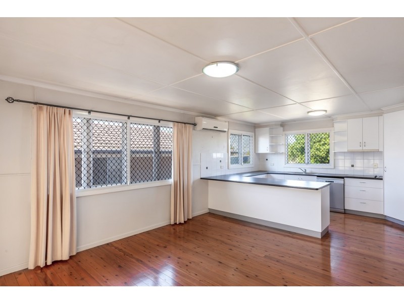 300 North Street, Rockville QLD 4350