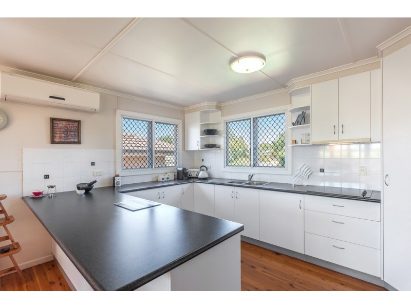 300 North Street, Rockville QLD 4350