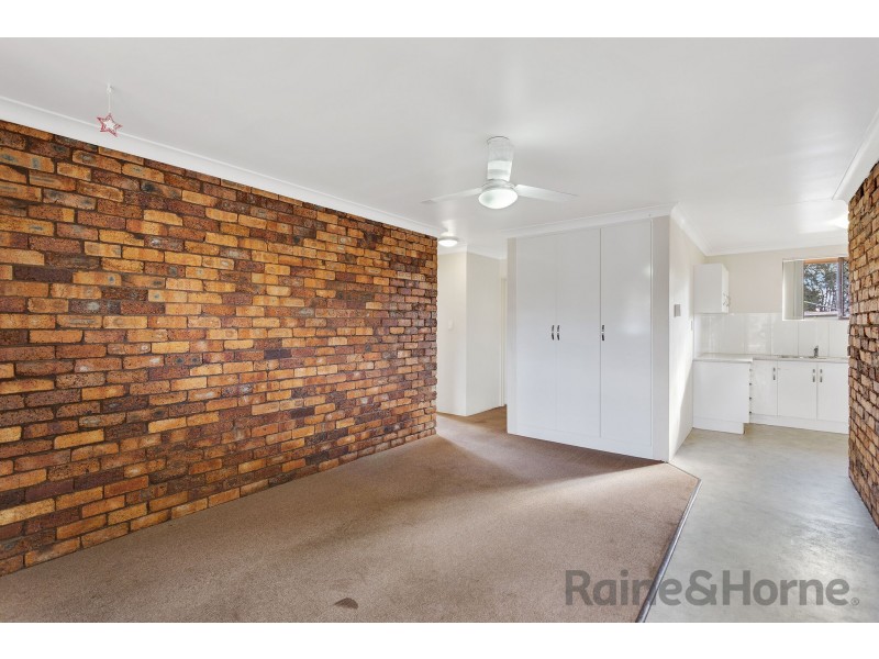 2/23 Dumba Street, Harristown QLD 4350