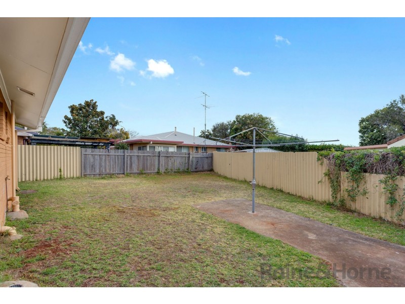 2/23 Dumba Street, Harristown QLD 4350