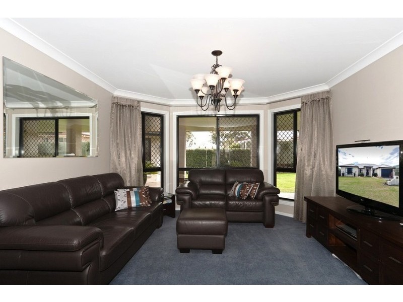 32 Wood Drive, Middle Ridge QLD 4350