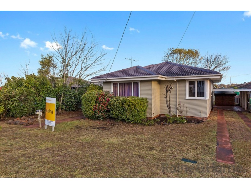 4 Nuss Street, Wilsonton QLD 4350