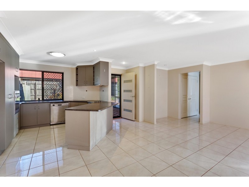 2/73 Kearney Street, Kearneys Spring QLD 4350