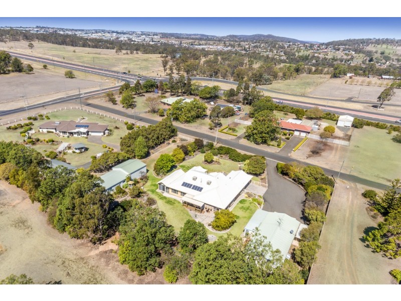 1 Rocky Ridge Court, Cotswold Hills QLD 4350