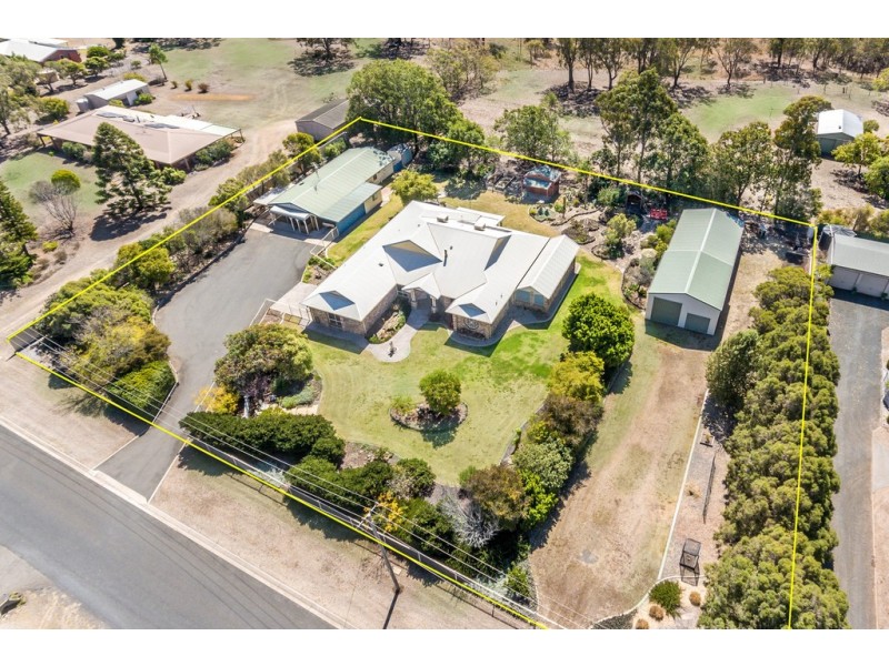 1 Rocky Ridge Court, Cotswold Hills QLD 4350