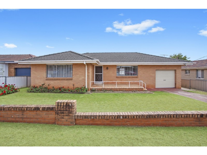 11 Canberra Street, Harristown QLD 4350