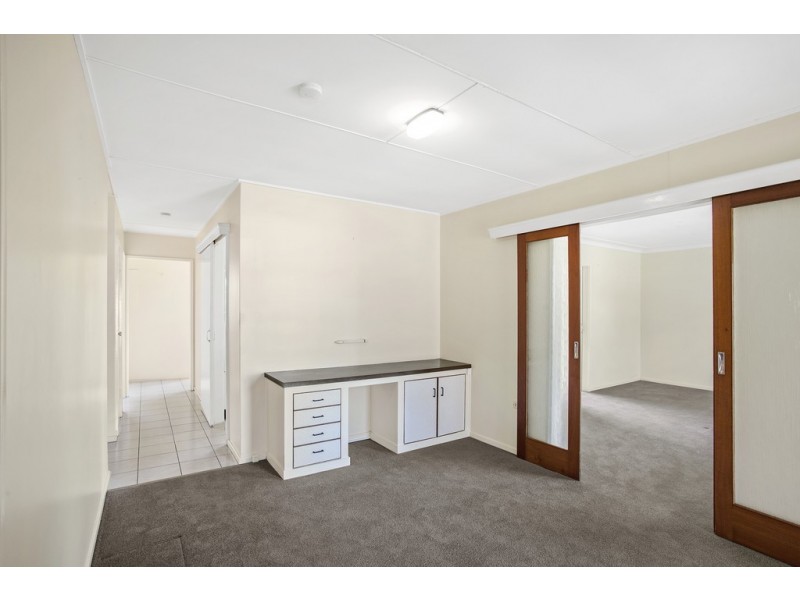 11 Canberra Street, Harristown QLD 4350