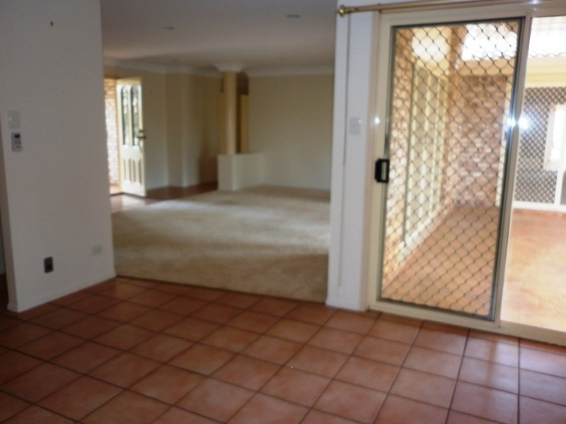 113 Hursley Road, Glenvale QLD 4350